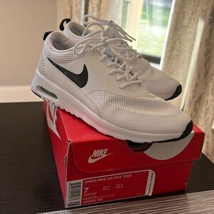 Women’s Nike Air Max Thea